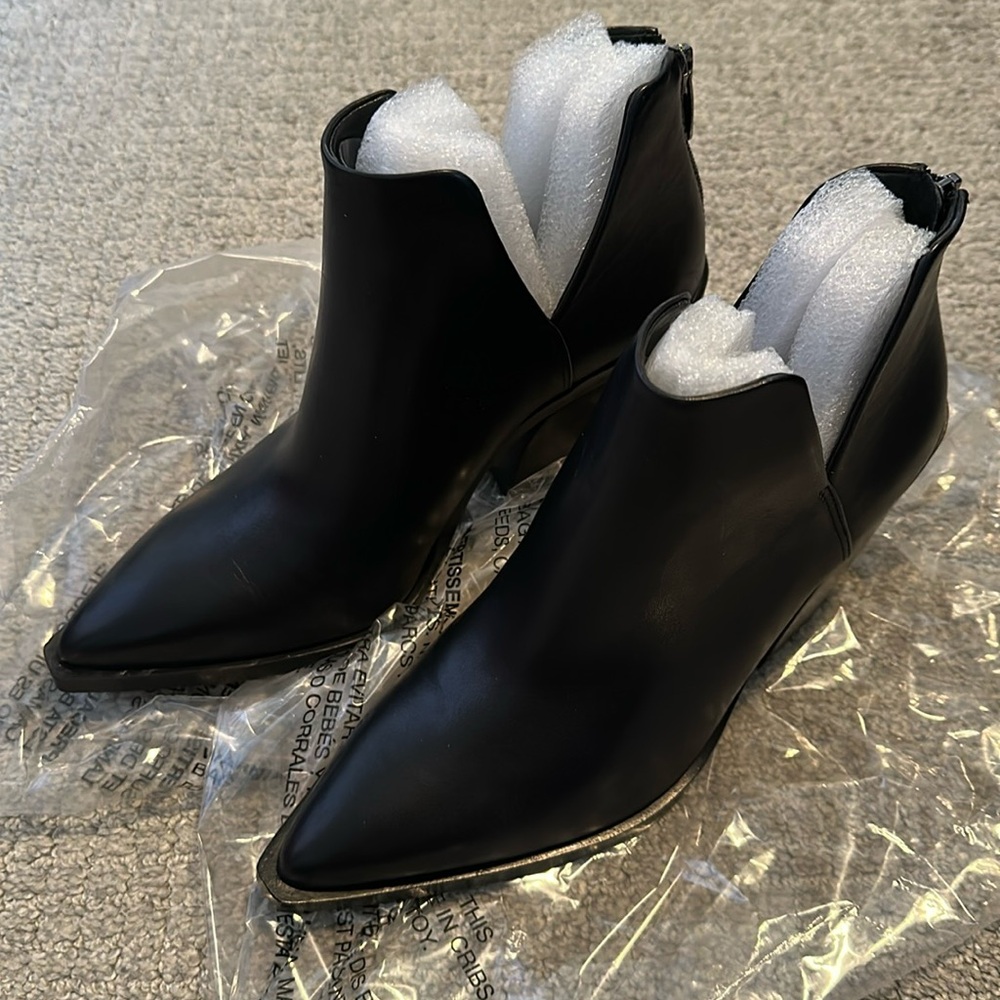 Vince Camuto Black Pointed Toe Leather Ankle Booties
